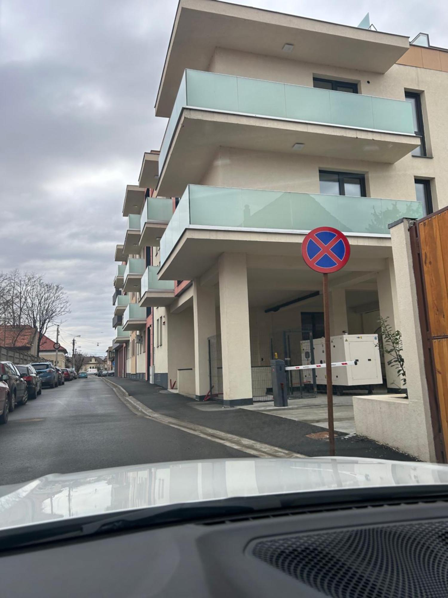 Becca'S Downtown Apartment With Private Parking Oradea Exterior photo